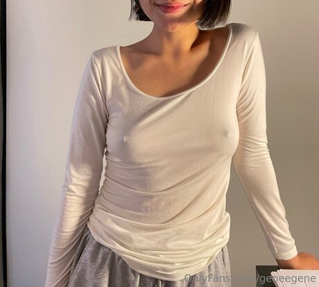 geneegene nude actress photo