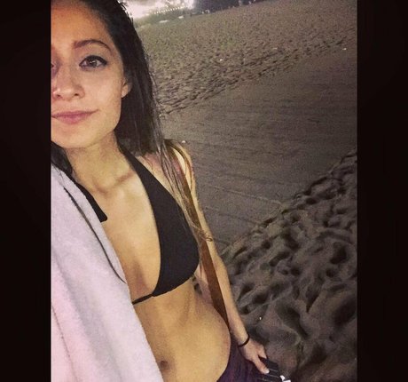 twomgovercsquared sexy model image