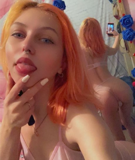 babydoll1912 naked star pic