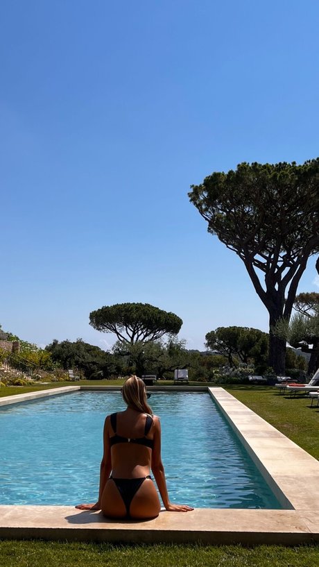 Viky Varga top model image