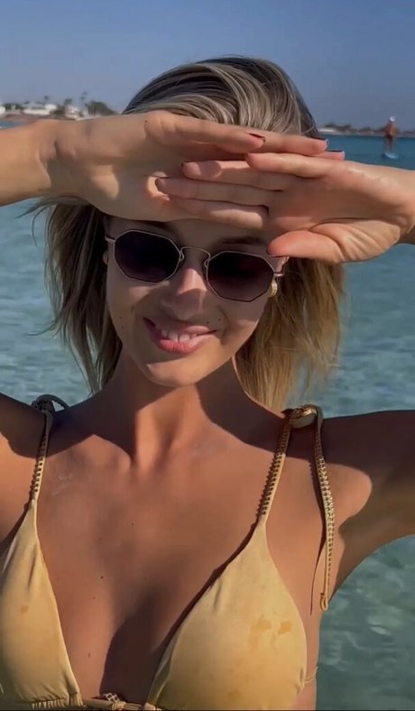 Viky Varga pornstar nice gallery