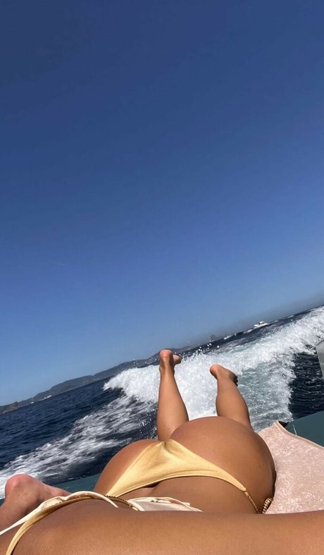 Viky Varga star erotic photo