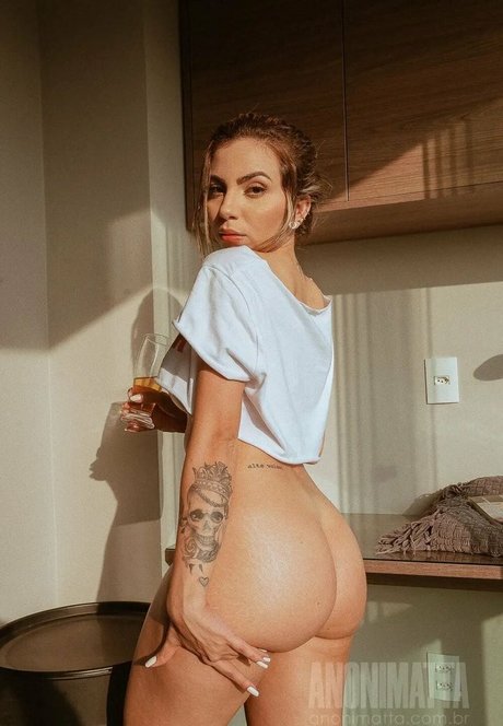 Victoria Araujo model hot image