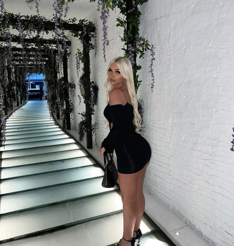 Meg Coldwell pornstar exclusive images