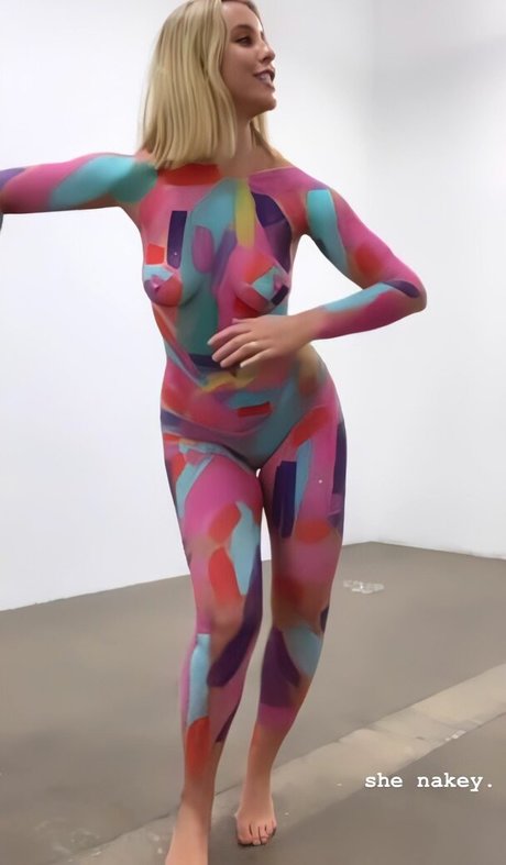 Chessie King model photo