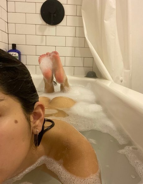 iamjessvaladez hot pornstar image