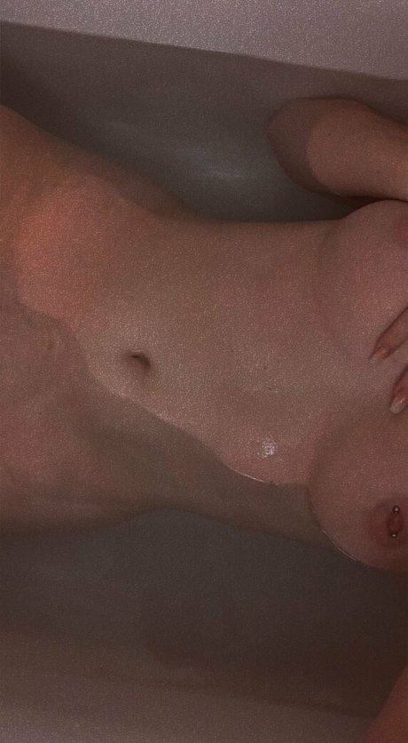 BvnnyBeth hd pornstar picture