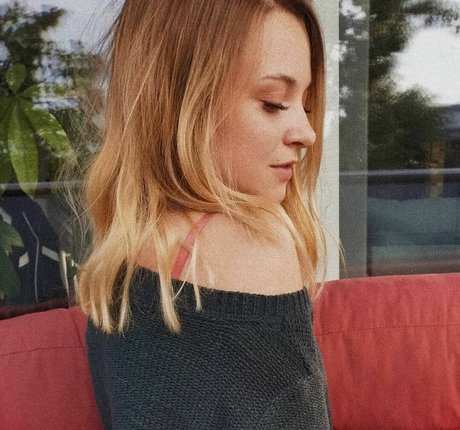 chubby nerd onlyfans art nude image