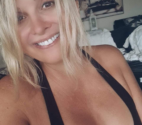 Helen Eleni star adult pic