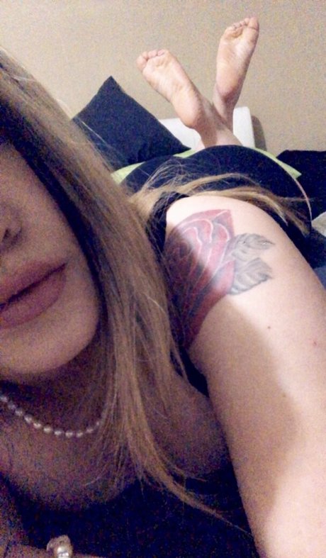 Missthi2 exclusive pornstar images