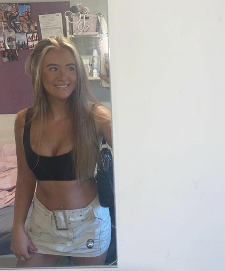 Anna Hollins star perfect pictures