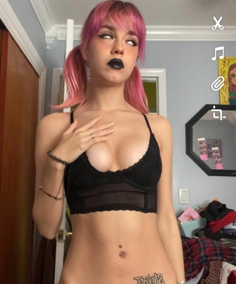Petitegothgirl model pornographic photo