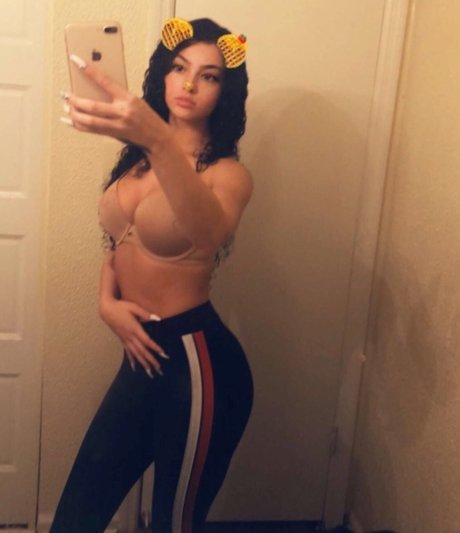 Ash Kaash star high quality img