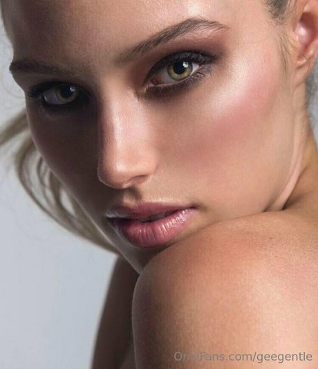 Geegentle model nude pics