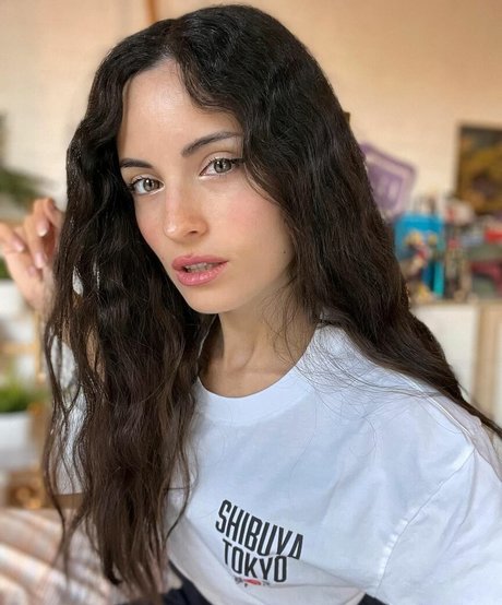 petite teen onlyfans sexy nudes pictures