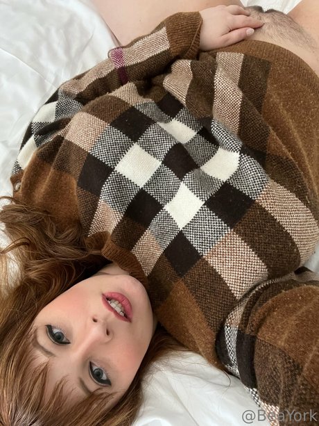 Bea York free pornstar pic