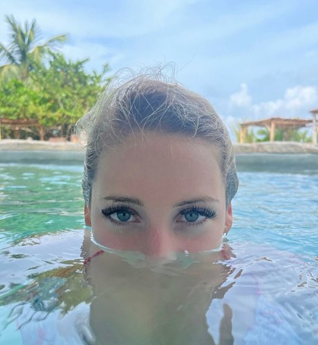 Bethystory beautiful actress photo