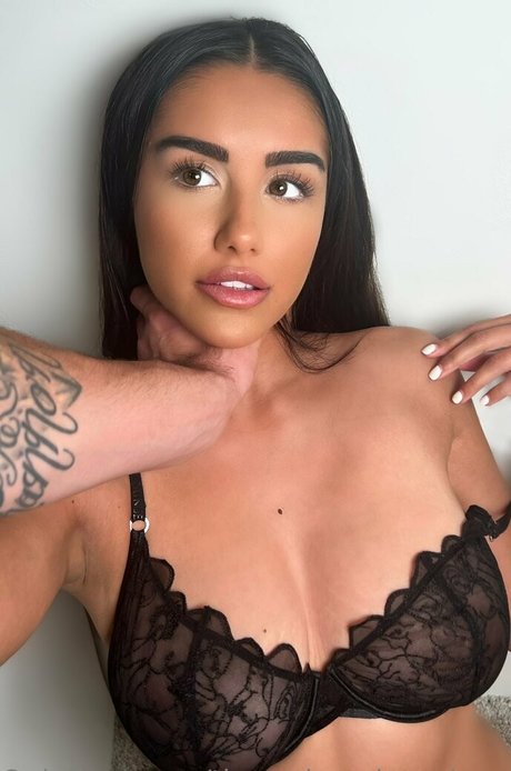 Sara Shah free pornstar img