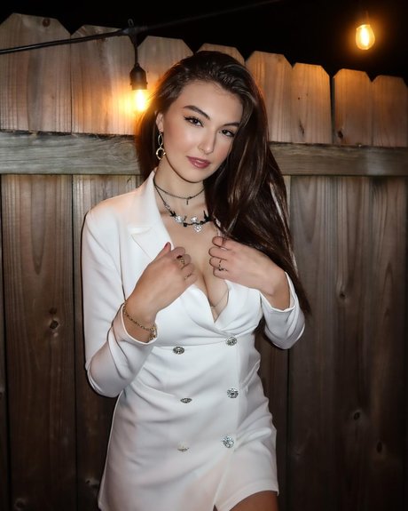 Rachel Michelle beautiful model archive