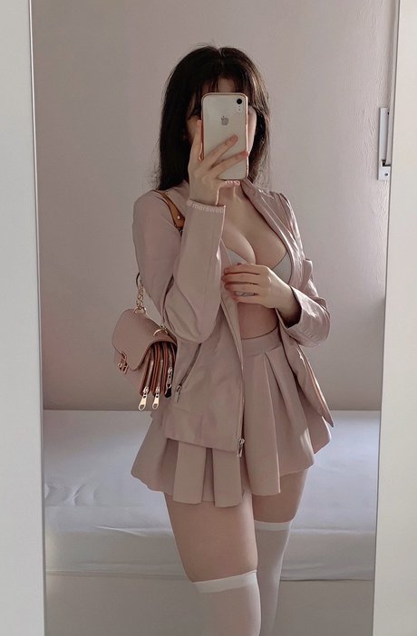 Mersweb model xxx photos