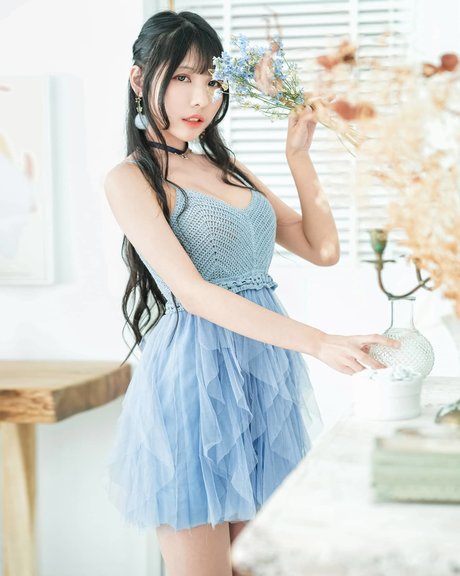 Yui Yoshimo high quality star picture