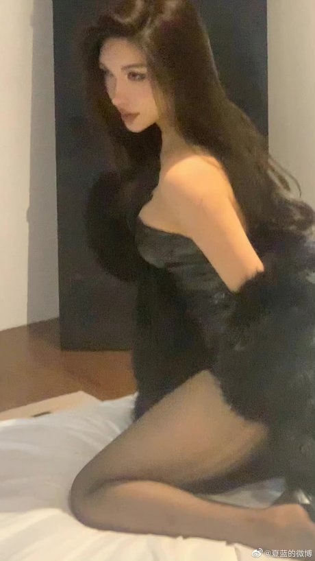 pregnant nude onlyfans adult picture