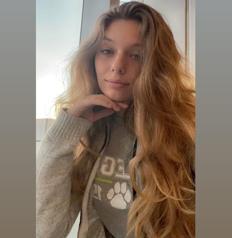 Lydia Renae actress img