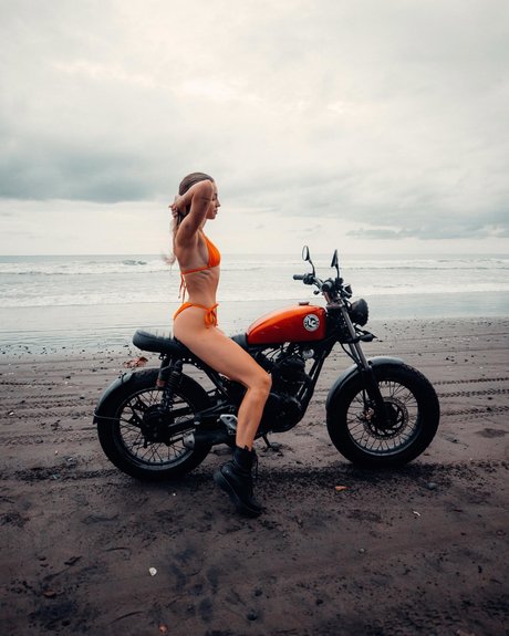 sexy mature onlyfans art naked images