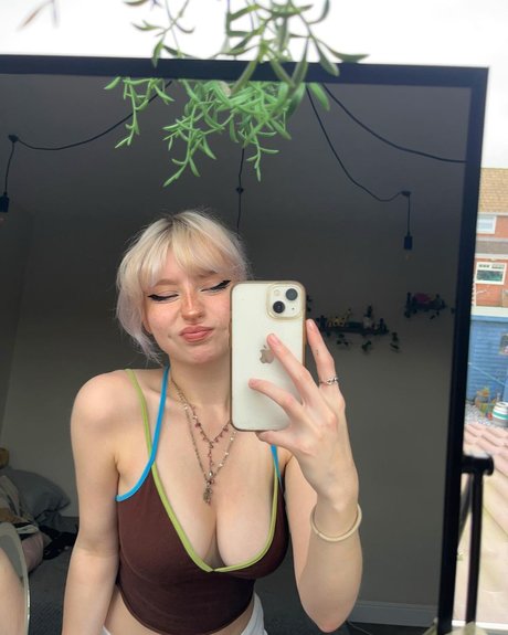 M Ae 3 nudes model img