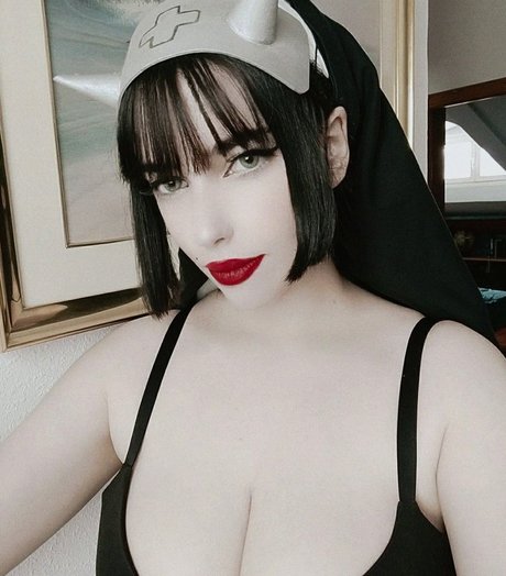 models onlyfans pornographic images