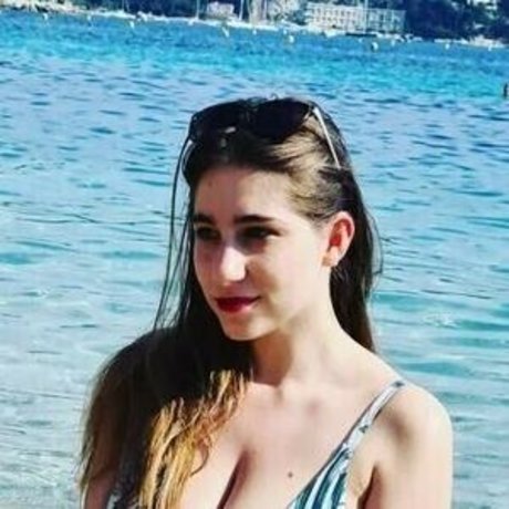 sucking big cock onlyfans pretty photo