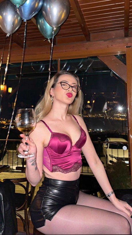 Oznur Guven_ sexy actress archive