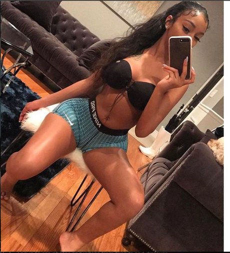 girl on girl onlyfans pretty images