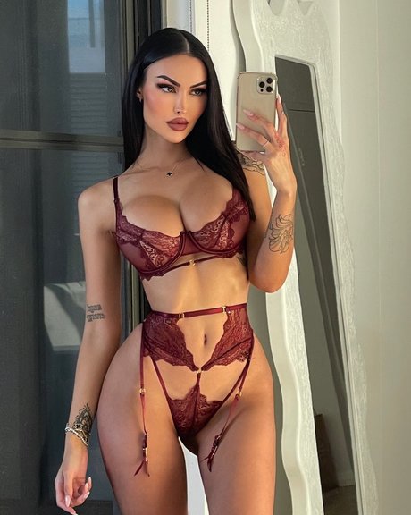 Annelese Milton model porn galleries