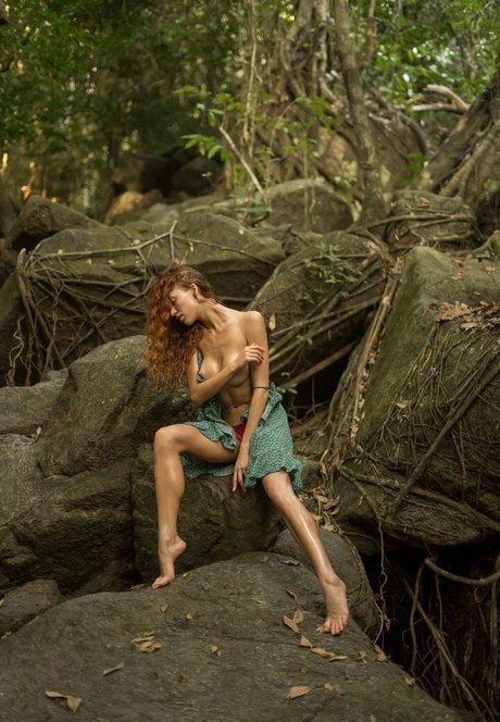 Curly Phoenix pretty model archive