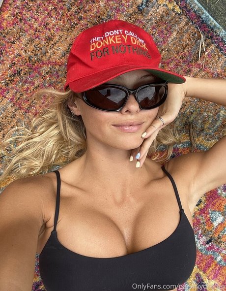 Paris Wycherley naked star pic