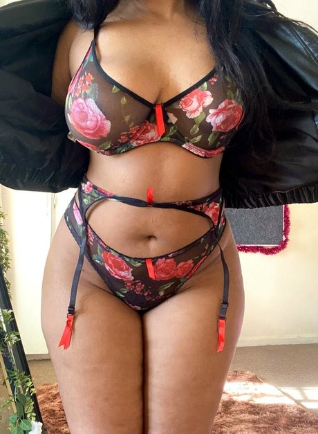 amateur asian onlyfans nude picture