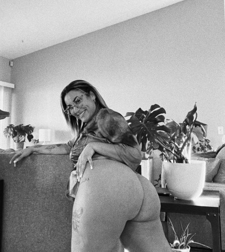 Mommy marshmallow model sexy picture