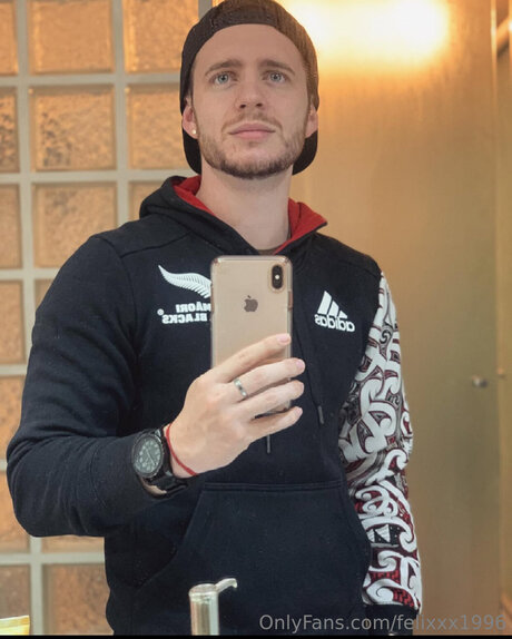 huge shemale onlyfans top image