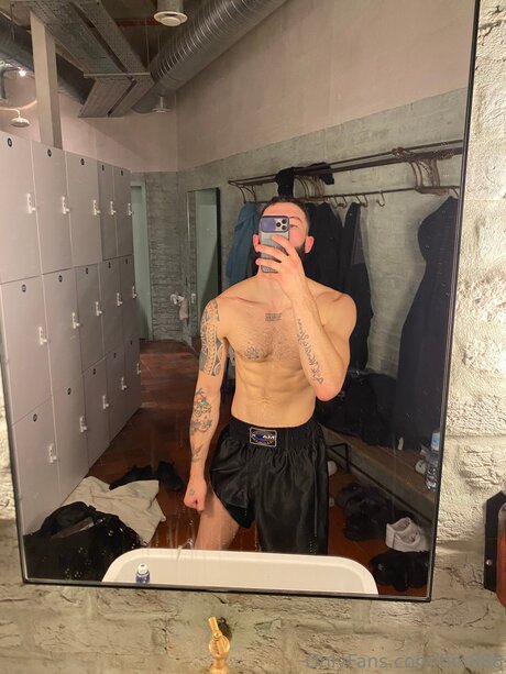 tranny onlyfans erotic photo