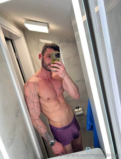 Manuelcruzz naked star pic