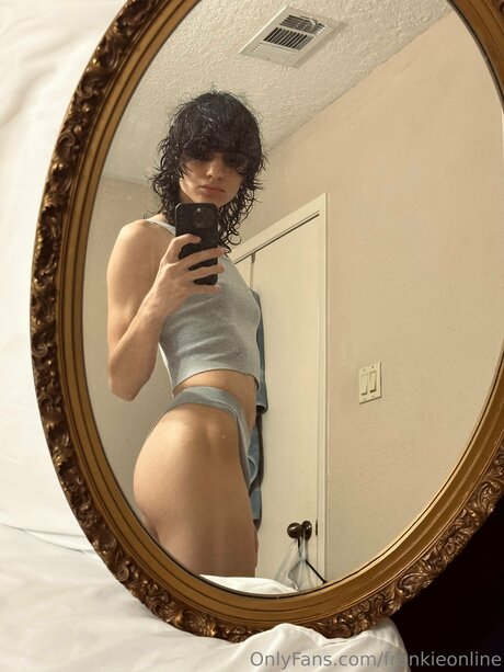 Frankieonline pornstar images