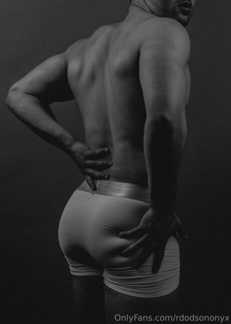 Rdodsononyx model hd pics