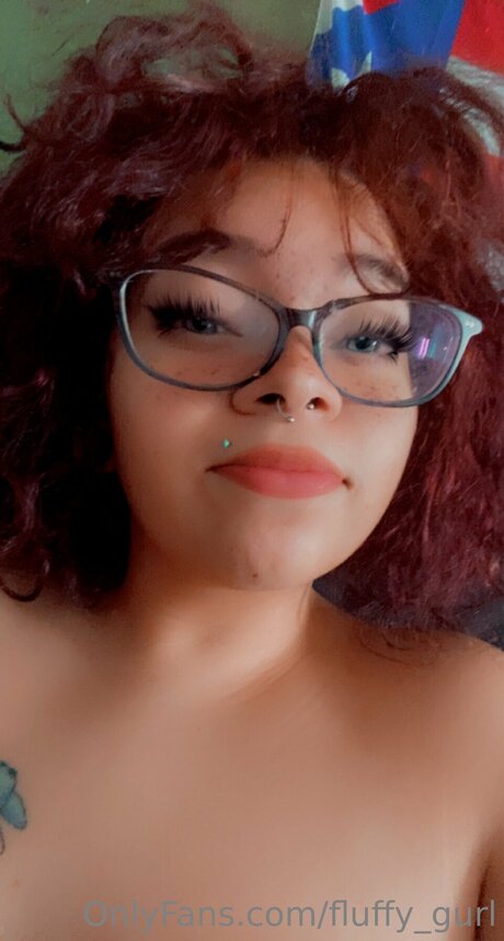 Fluffy Gurl beautiful actress pic