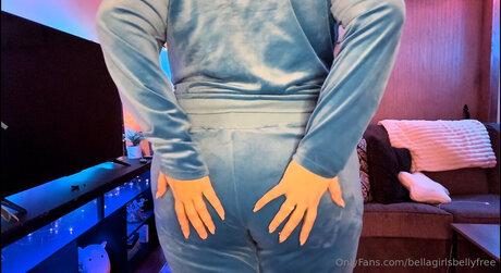 Bellagirlsbellyfree model perfect pictures