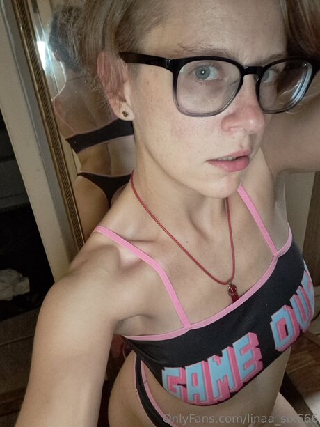 Linaa Six666 sexy model picture