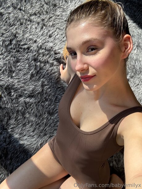Babyemilyx xxx pornstar galleries