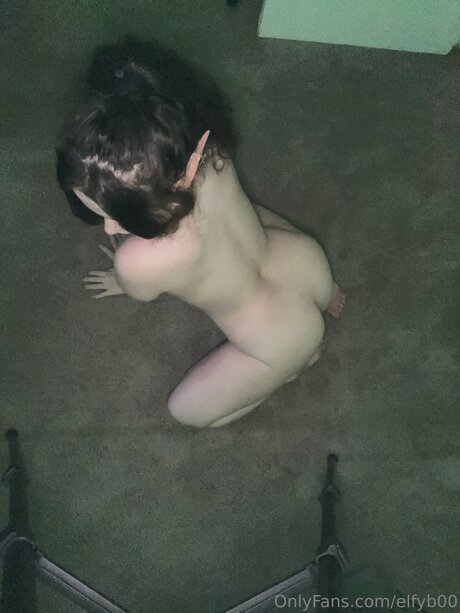 Elfyb00 pornstar nude pic