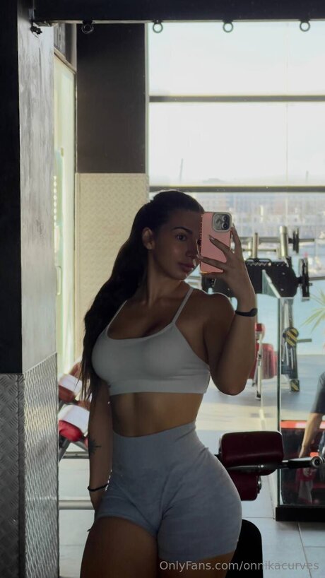 Onnikacurves hot pornstar gallery