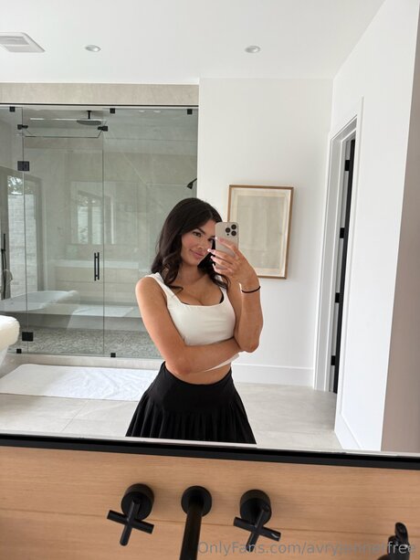 Avryjennerfree star hot gallery